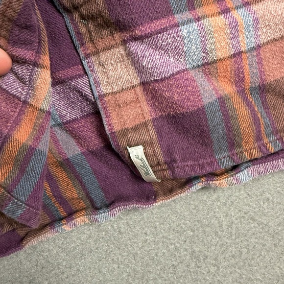 Woolrich Plaid Shirt Women's Size‎ Medium Burgundy Plaid Flannel Long Sleeve - Picture 8 of 14